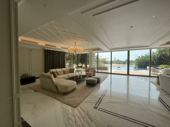 The World Island - Beachfront Properties